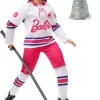Barbie Wintersport Eishockeyspielerin-Puppe Brünett, Kurvige Form (30 Cm) Mit Hemd, Helm, Hockeyschläger, Puck & Trophäe, Für Kinder Ab 3 Jahren
