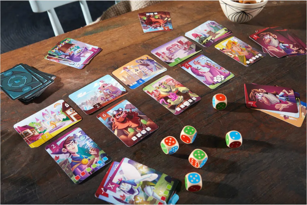 Haba 303485 - Würfelkönig, Kniffeliges Zockerspiel Für 2-5 Spieler Ab 8 Jahren, Spannendes Gesellschaftsspiel Für Die Ganze Familie – Bild 4